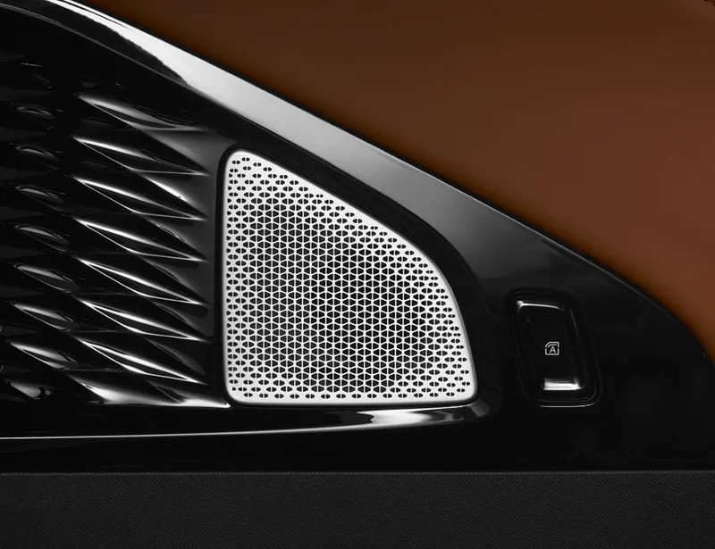 GAC-M8-PHEV_interiorF04